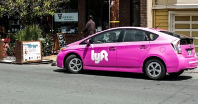 Lyft to cut 1,072 employees, or 26% of its workforce