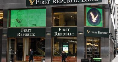 JPMorgan, PNC Bid to Buy First Republic Bank After FDIC Takeover - Seizure and Sale Could Come as Soon as This Weekend | The Gateway Pundit | by Cristina Laila