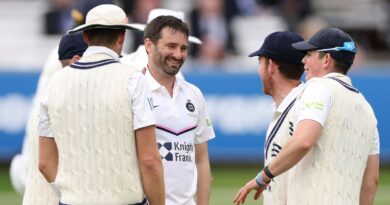 County Championship: Tim Murtagh tops 1,000 career wickets with 10-for in Middlesex win over Kent