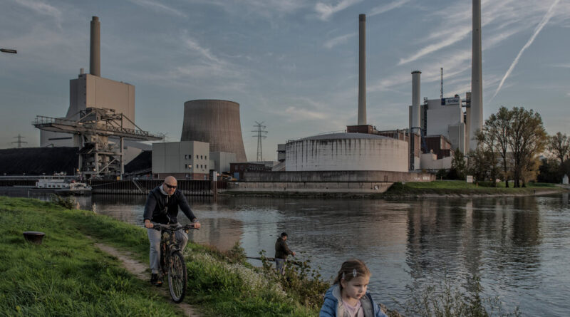 Ugly Fight Over Climate Bill Exposes Cracks in German Coalition