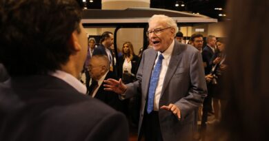 Just 5 stocks make up the lion's share of Warren Buffett's equity portfolio. Here’s what they are