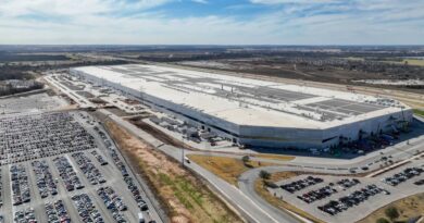 Tesla 2023 shareholder meeting kicks off with vote to add JB Straubel to board