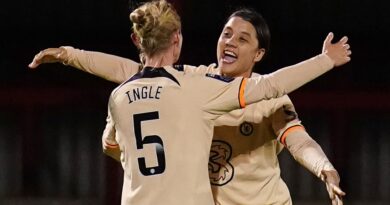 Chelsea two wins from WSL title after cruising past West Ham