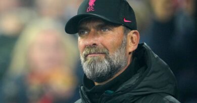 Jurgen Klopp: Liverpool boss says Chelsea managers given impossible job by club's transfer policy