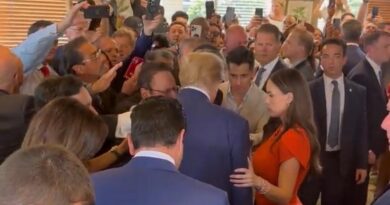 "Food For Everyone!" - Miami Restaurant Diners Sing Happy Birthday to Trump, Pray Over Him After Arraignment (VIDEO) | The Gateway Pundit | by Cristina Laila | 42