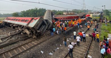 Modi Arrives at Scene of Train Crash That Killed Over 260 in India