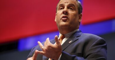 Former New Jersey Gov. Chris Christie, a top GOP Trump critic, files paperwork to launch 2024 presidential campaign