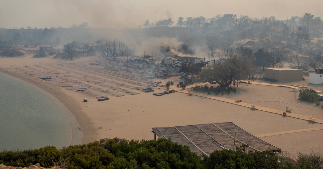 Video: Wildfires on Greek Island Force Mass Evacuations