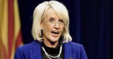 Excerpt From Kari Lake's "Unafraid" Reveals That Former AZ Secretary of State Jan Brewer Was "100% Sure" She Would Win the Governor's Race in 2010 Despite Horrible Debate Performance - Is This Why Katie Hobbs Didn't Debate? | The Gateway Pundit | by Jordan Conradson | 126