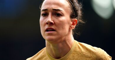 Lucy Bronze 'a shame women have to fight for changes' as bonuses dispute overshadows World Cup preparations