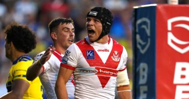 Super League: St Helens stage late recovery to edge out struggling rivals Warrington Wolves