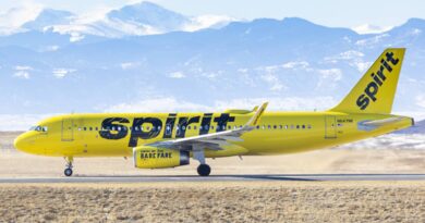 Spirit Airlines halts new pilot, flight attendant training after difficult quarter, Pratt engine issue