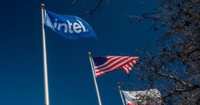 Intel stock rises on earnings beat and strong revenue guidance