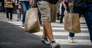 The U.S. consumer is 'walking towards a cliff,' strategist warns