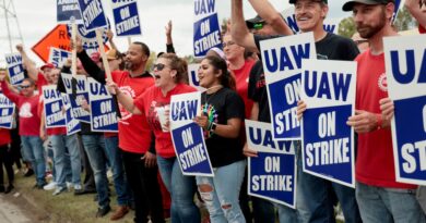 GM, UAW may be nearing a labor deal after marathon negotiating session