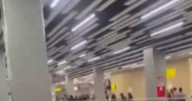 Video: Mob Storms Russian Airport as Plane Arrives From Tel Aviv