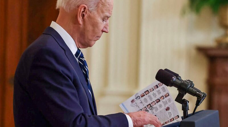 Joe Biden Caught Once Again Using Note Cards to Identify Reporters for Questions | The Gateway Pundit | by Mike LaChance