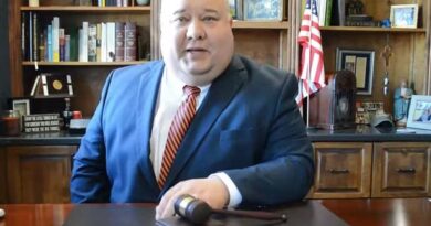 Alabama Mayor and Pastor Commits Suicide in Front of Police After Website Publishes Photos of Him in Drag | The Gateway Pundit | by Cassandra MacDonald