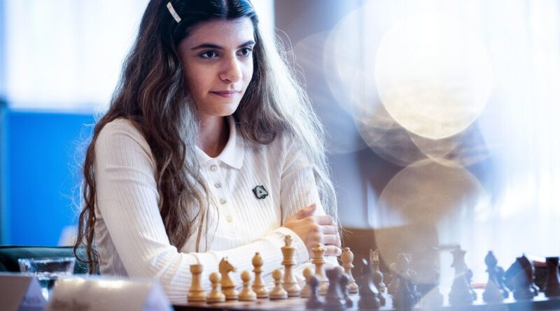 Chess Federation Fines Player Over Her ‘Sports Shoes’