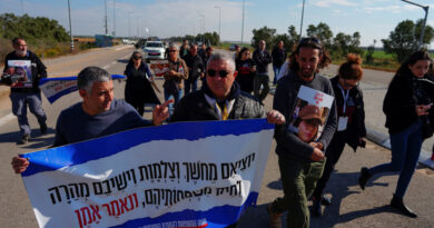 Widening Mideast Crisis: Families of Israeli Hostages Protest at Border Crossing to Block Aid to Gaza